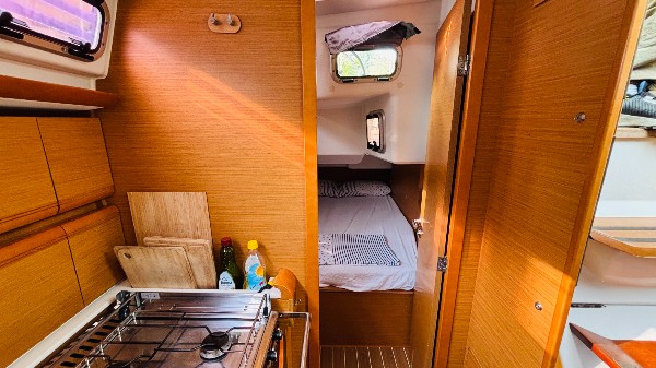 2013 JEANNEAU SUN ODYSSEY 469