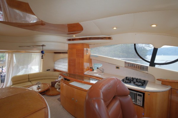2004/2022 AZIMUT FLY 55 17.5 M