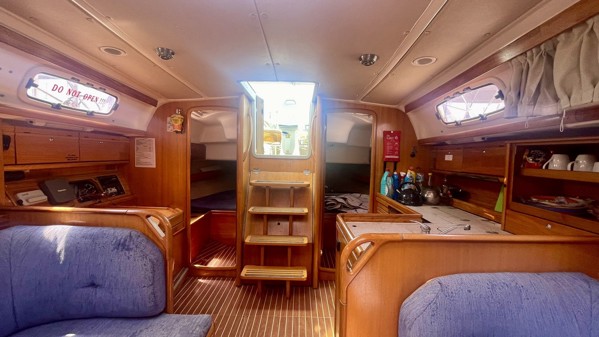 2008 BAVARIA 38 CRUISER