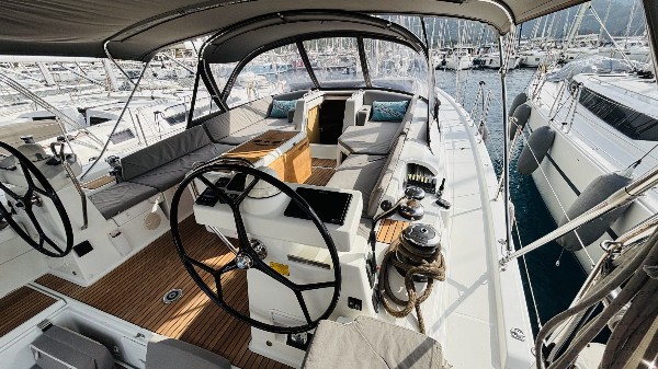 2018 JEANNEAU 54