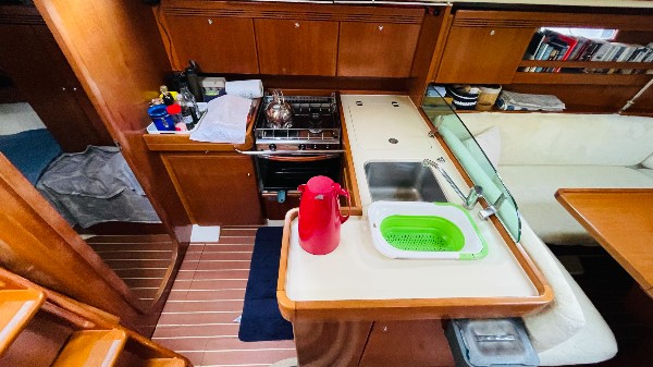 2005 DUFOUR 44