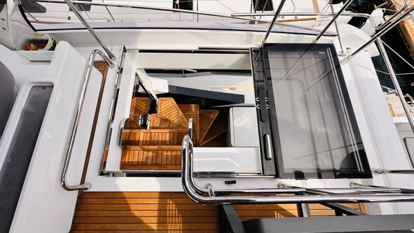 2019 AZIMUT S7