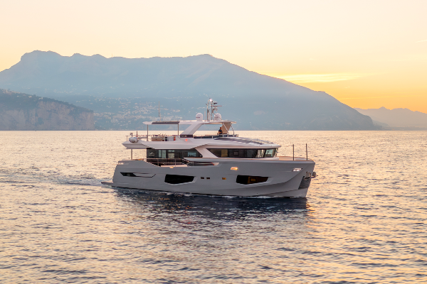 2023 MOTOR YACHT 26 M 