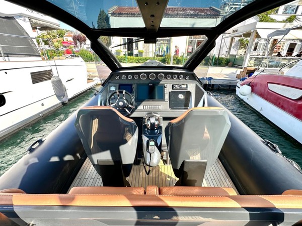 2018 RIBCO VENOM 44 