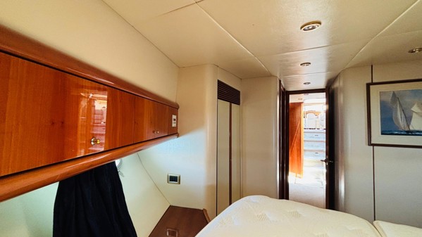 2000 SUNSEEKER MANHATTAN 64