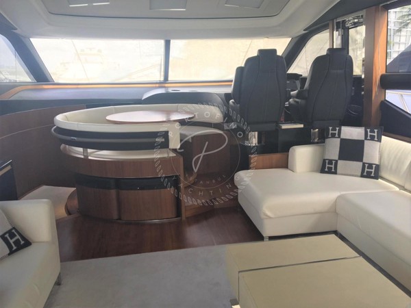 2015 PRINCESS 72S