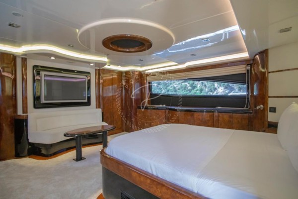 2006/2019 SUN YACHTS 32M
