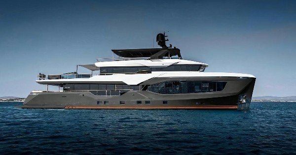 2024 MOTOR YACHT 37 M
