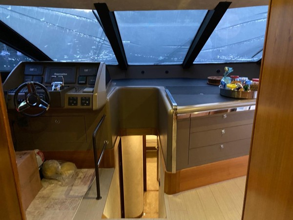 2010/2021 NUMARINE 78 FLY