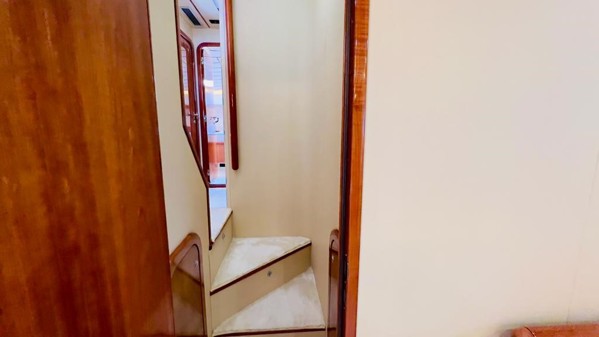 2002 FERRETTI 680 