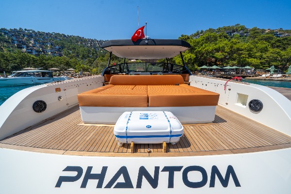 2025 MOTOR YACHT 18.5 M