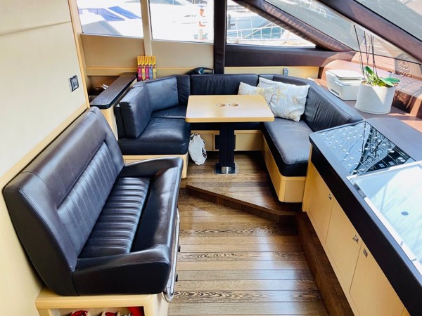 2010 PRINCESS 85