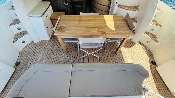 2001 SUNSEEKER MANHATTAN 64