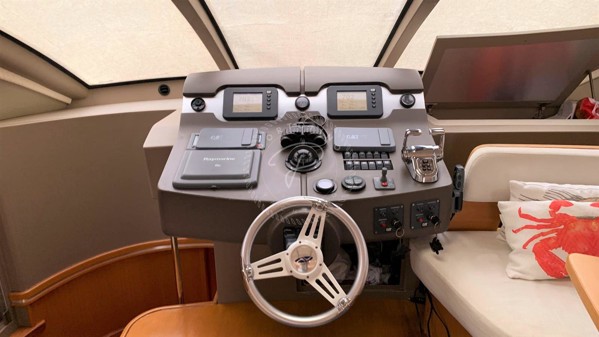 2009 NUMARINE 55 FLY