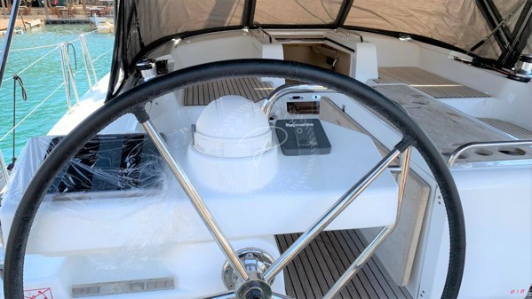 2018 JEANNEAU 51