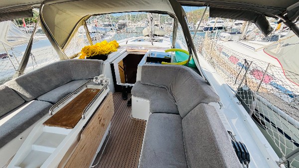 2022 HANSE 458