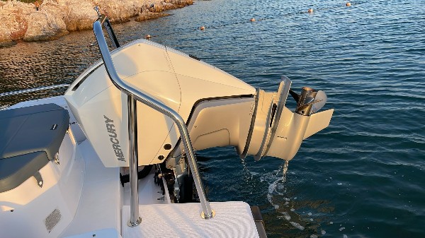 20 AXOPAR 28 CABIN