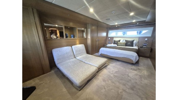 2009/2024 MOTOR YACHT 38 M 