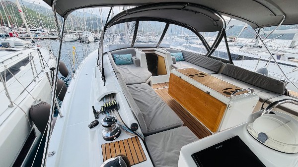 2018 JEANNEAU 54