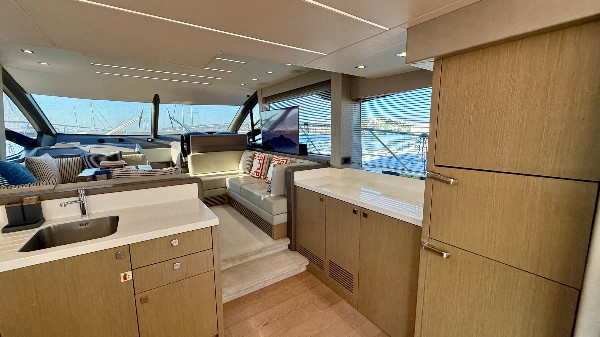 2018 SUNSEEKER MANHATTAN 52