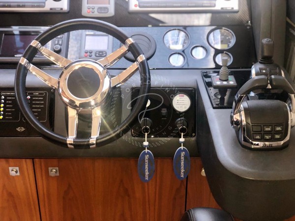 2011 SUNSEEKER MANHATTAN 63