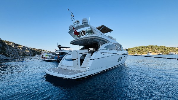 2010 SUNSEEKER MANHATTAN 70
