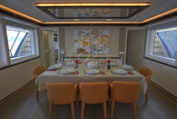 2014 HG YACHT 32M