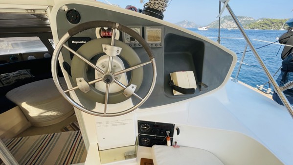 2005 FOUNTAINE PAJOT ATHENA 38