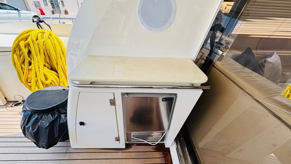 2000 SUNSEEKER MANHATTAN 64