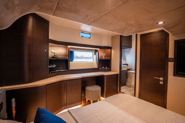 2025 DEEP YACHT 52 FLY