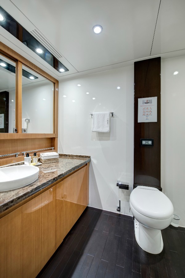 2009/2022 MOTOR YACHT 35M 