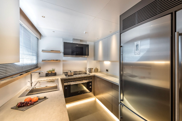 2023 MOTOR YACHT 26 M 