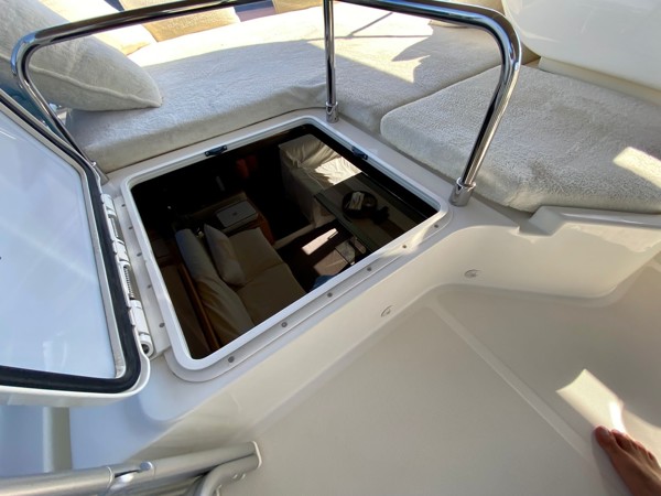 2010 FERRETTI 560