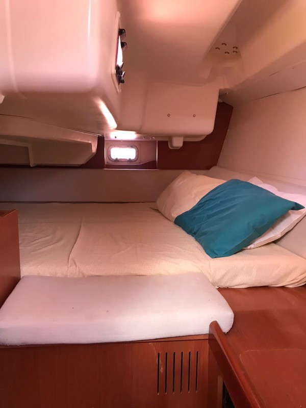 2008 BENETEAU OCEANIS 37