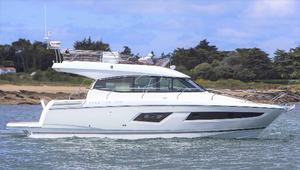 2015 PRESTIGE 420 FLY