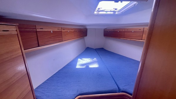 2008 BAVARIA 38 CRUISER