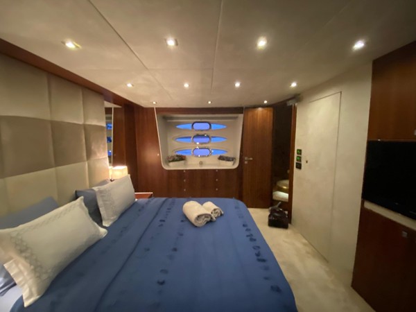 2010/2021 NUMARINE 78 FLY
