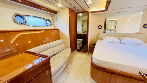 2002 FERRETTI 680 