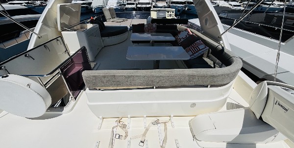 2012 FERRETTI 720 FLY
