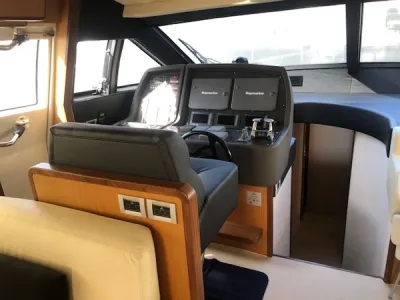 2009 FERRETTI YACHTS 630
