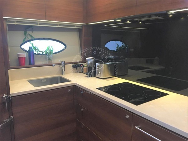 2015 PRINCESS 72S