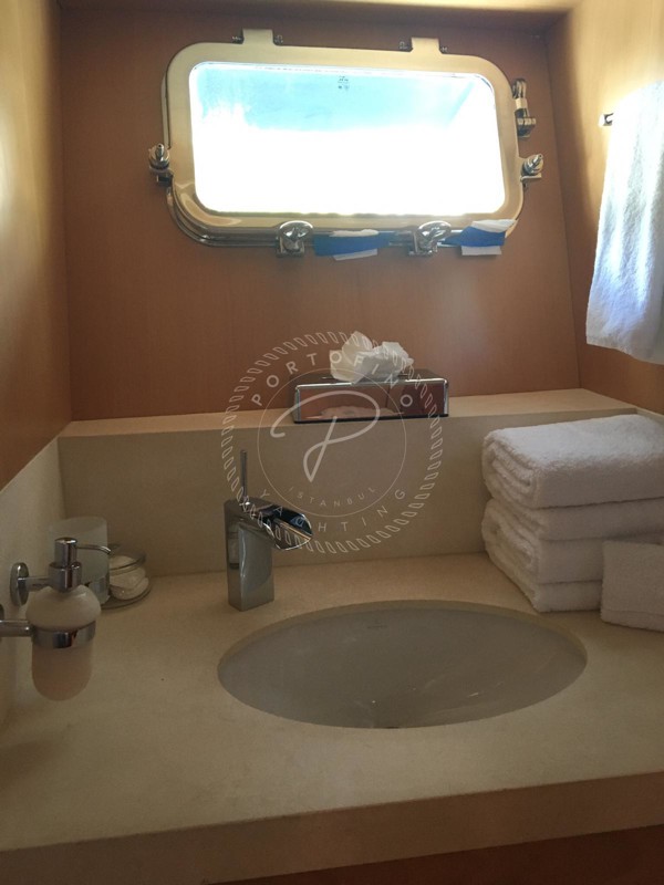 2010 SANLORENZO 37M
