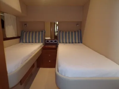 2009 FERRETTI YACHTS 630