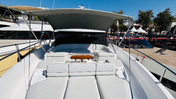 2025 AZIMUT MAGELLANO 60