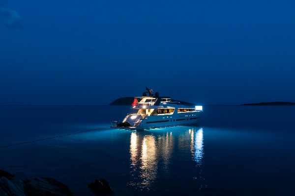 2009/2022 MOTOR YACHT 35M 