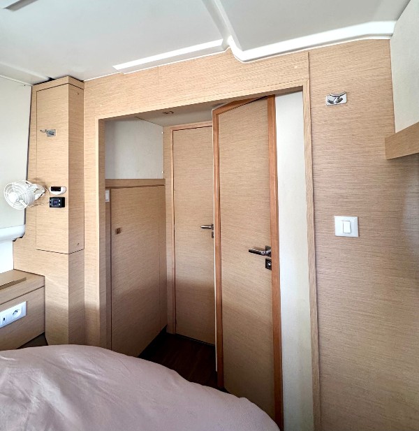 2019 FOUNTAINE PAJOT LUCIA 11.73 M 