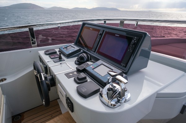 2025 DEEP YACHT 83 FLY