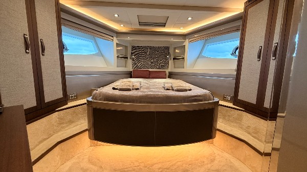 2020 MONTE CARLO YACHTS MCY 80