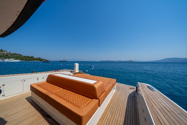 2025 MOTOR YACHT 18.5 M