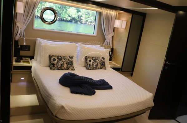 2016 AZIMUT 66 FLY